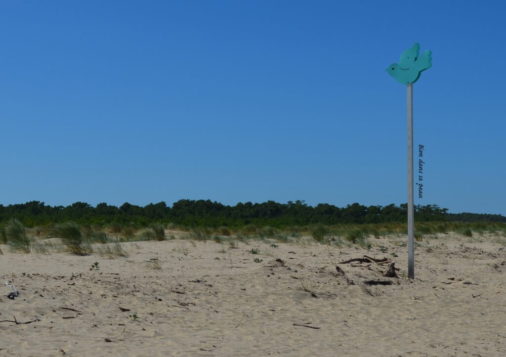 Blanc-du-Nil-robe-blanche-plage-gallon-dor