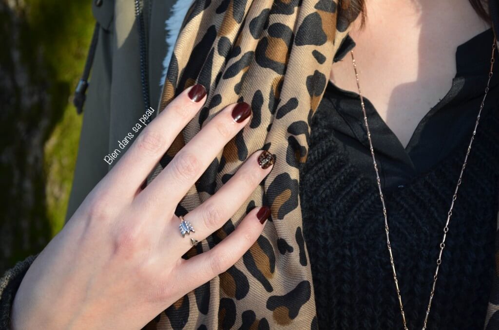 La-petite-robe-pull-noire-bien-dans-sa-peau-blog-1