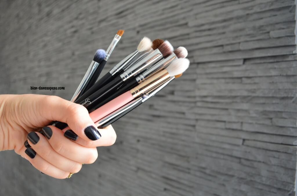 pinceaux-indispensables-yeux-teint-blogueuse-bien-dans-sa-peau