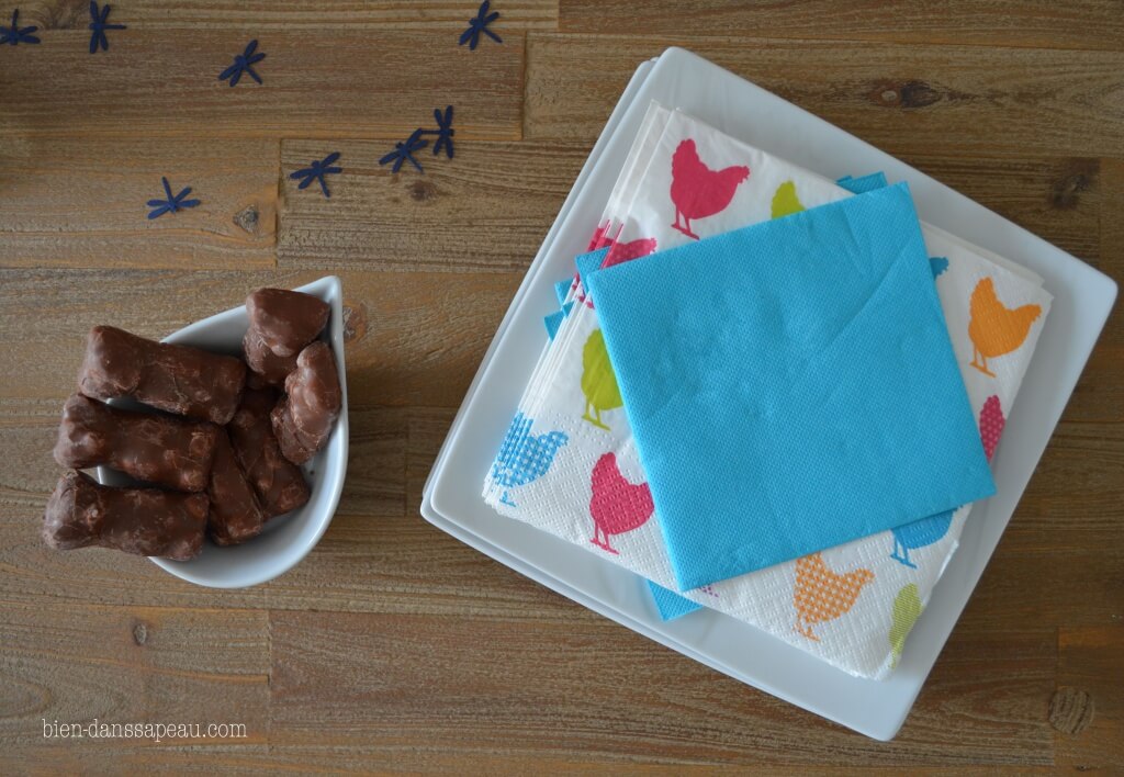 goûter-anniversaire-bébé-1-an-préparation-moustaches-confettis-12