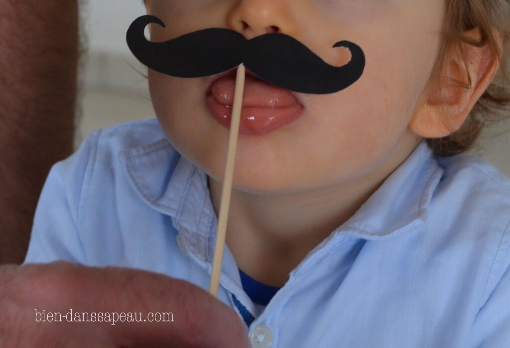 goûter-anniversaire-bébé-1-an-préparation-moustaches-confettis-16