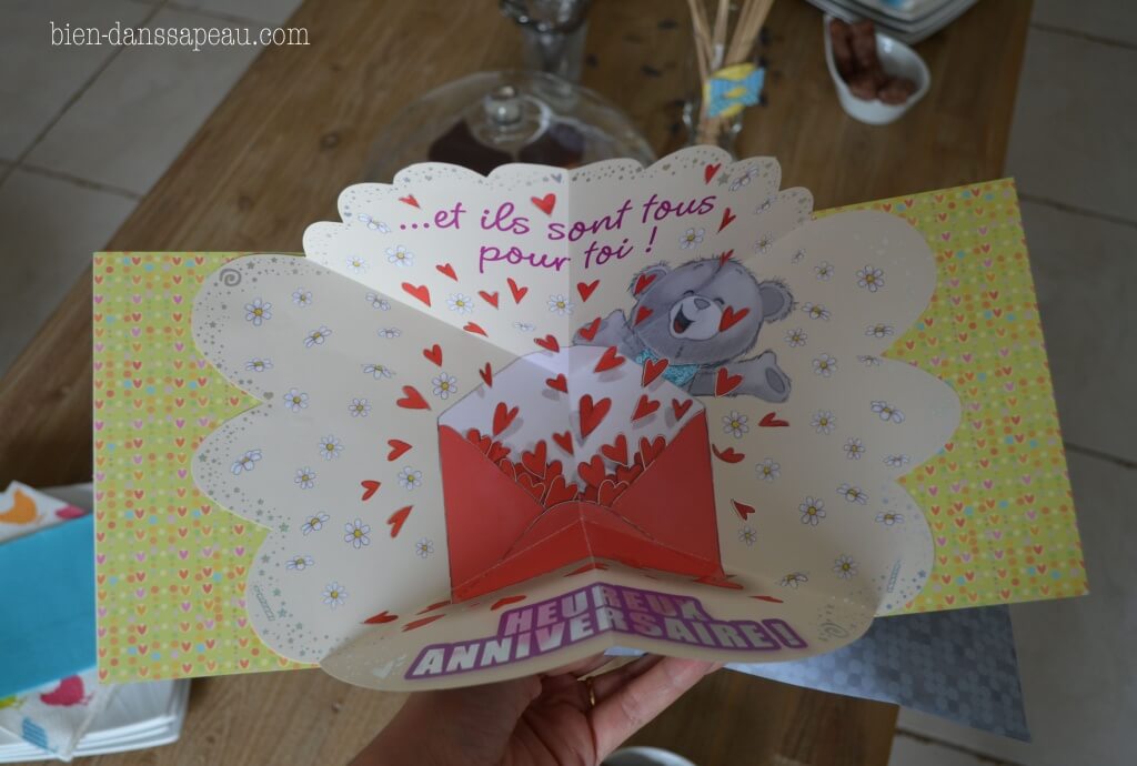 goûter-anniversaire-bébé-1-an-préparation-moustaches-confettis-19