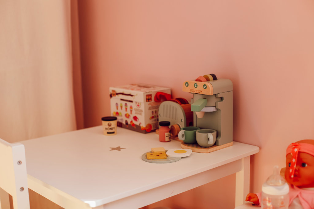 jouets bois chambre fille